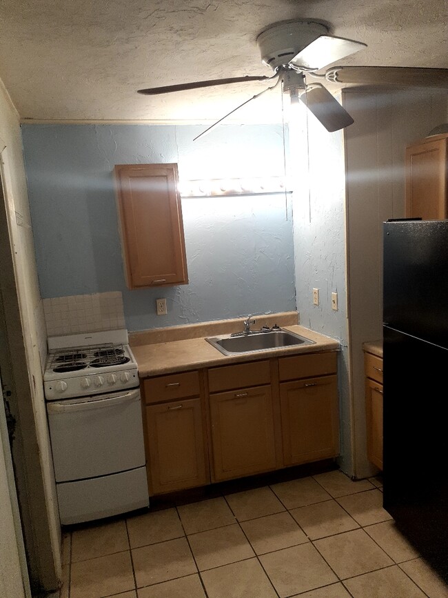 Small Kitchen - 637 59th St