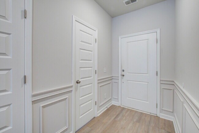 Building Photo - 4105 Quincy Adams Ln