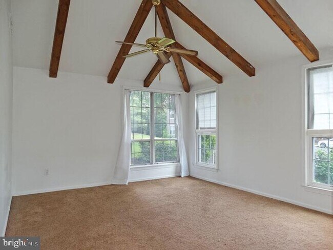 Building Photo - 1208 Beacon Hill Dr