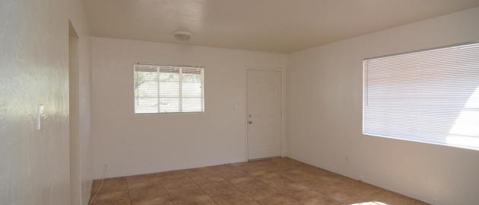 Building Photo - 4560 E 19th St
