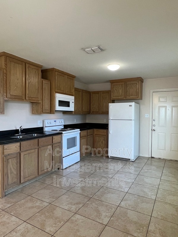 Foto del edificio - 415 W Pirul St