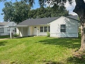 Building Photo - 5120 River Ridge Ln