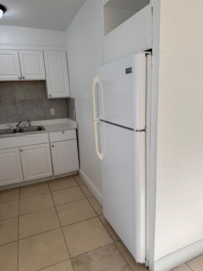 Foto del edificio - 1820 Funston St