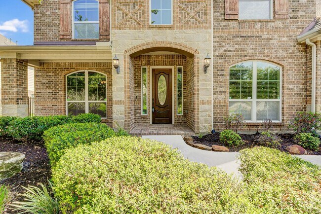 Building Photo - Stunning 4 beds Home on an Over-Sized Cul-...