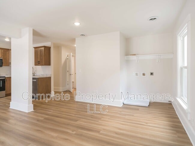 Foto del edificio - 821 Jefferson Ave