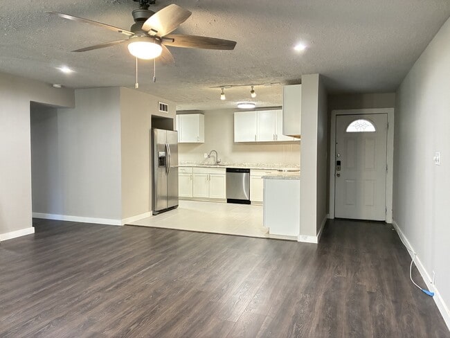 Foto del edificio - 7510 Shadyvilla Ln