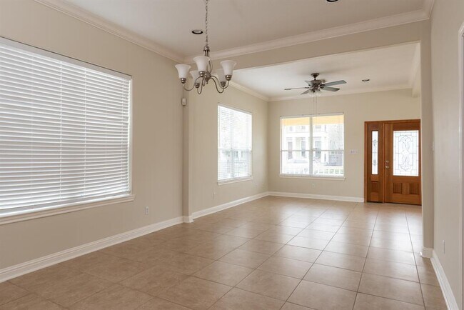 Foto del edificio - 1026 E 26th St