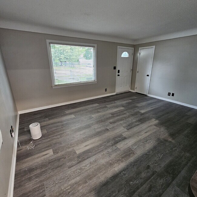Foto del edificio - Charming 2-Bedroom Ranch in Royal Oak – Co...