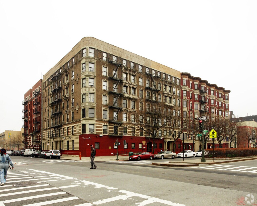 Building Photo - Lenoxsville Apartments