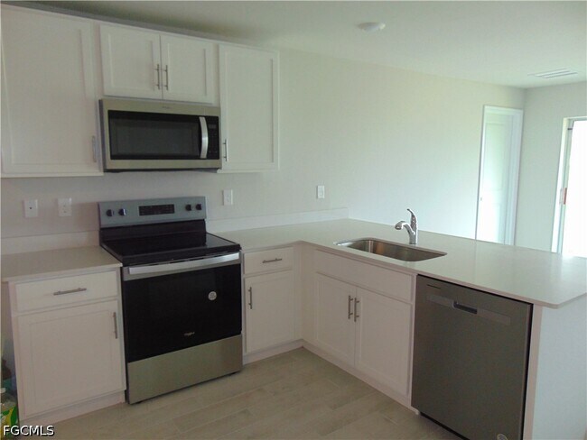 Foto del edificio - 7005 Calder Cir