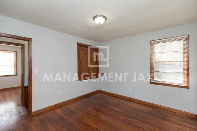 Building Photo - 7806 Paul Revere Dr