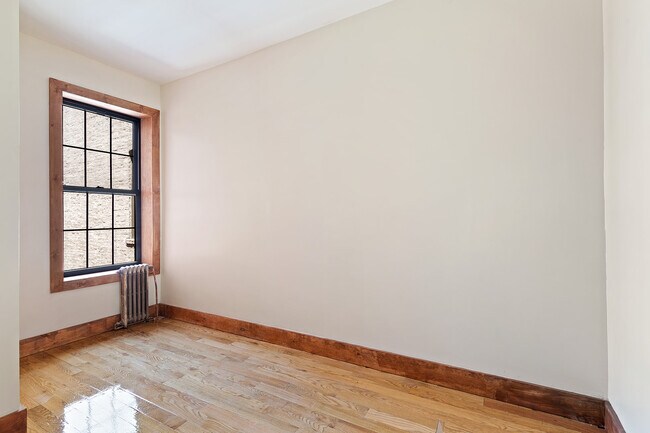 Building Photo - 1567 DeKalb Ave