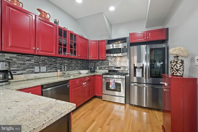 Foto del edificio - 2231 Hall Pl NW