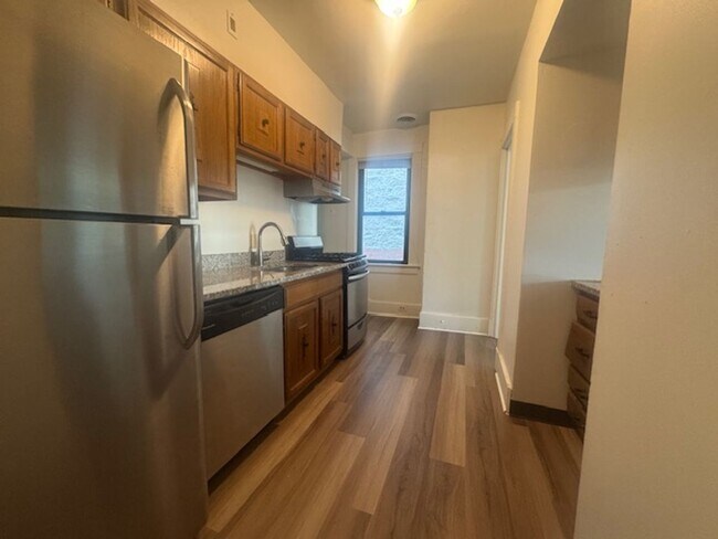 Building Photo - 941-943 St. James Street