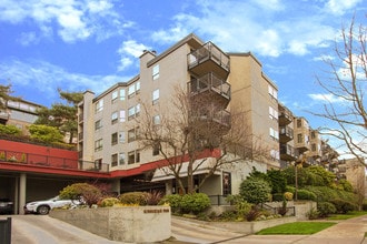Building Photo - 410 W Roy St
