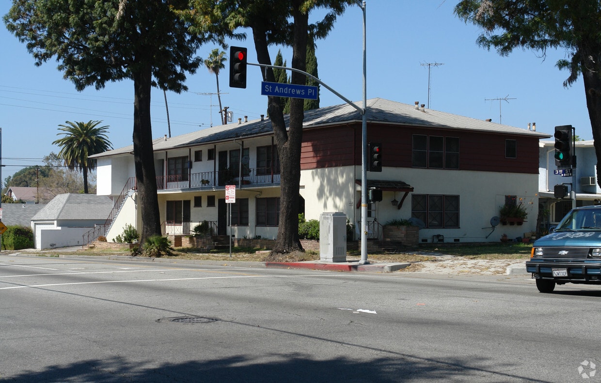 Primary Photo - 4455 W 3rd St