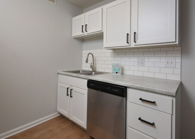Renovated Apartments at Jamestown Manor in High Point NC - Jamestown Manor Apartments