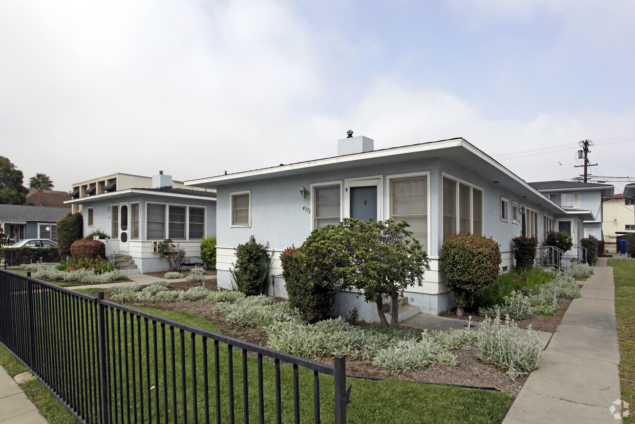 Primary Photo - 4370-4384 Louisiana St