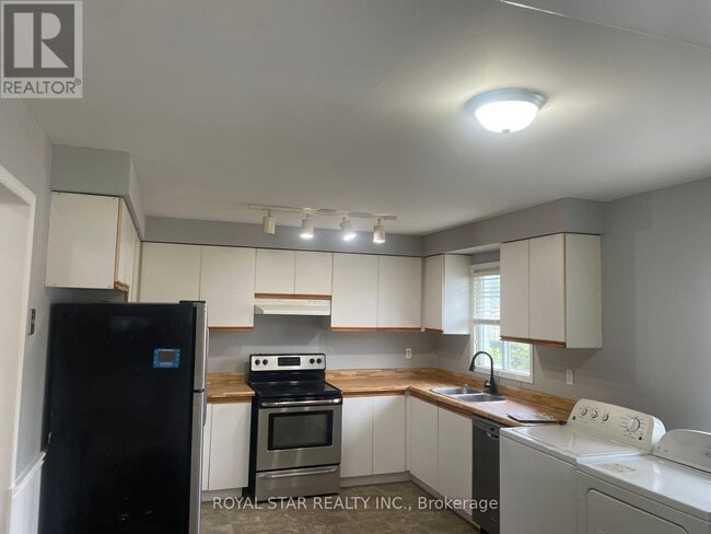 Building Photo - 351 Lisa Marie Dr