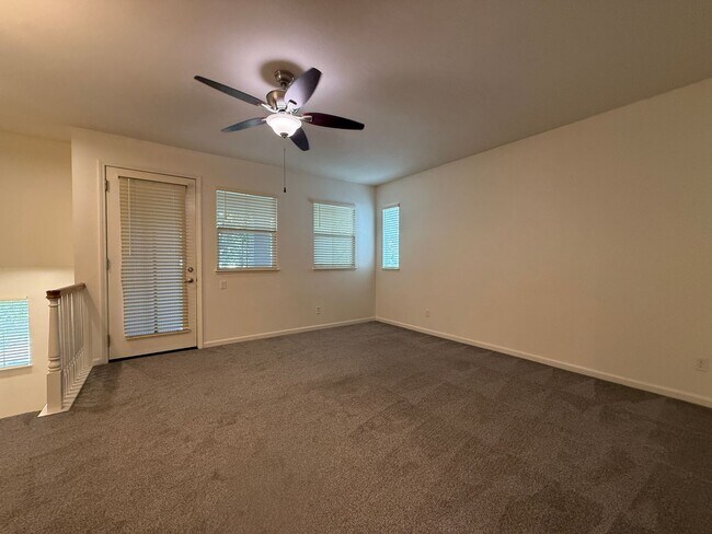 Foto del edificio - Beautiful Upscale and Modern 2 Bedroom 2 B...