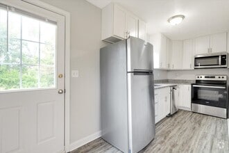 Building Photo - 12058 Morningside Dr