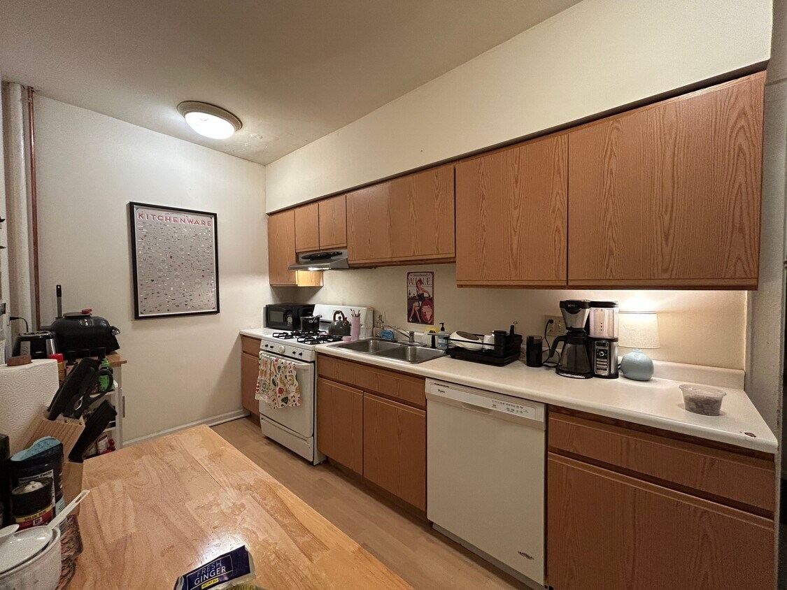 Foto principal - 2554 W Eastwood Ave