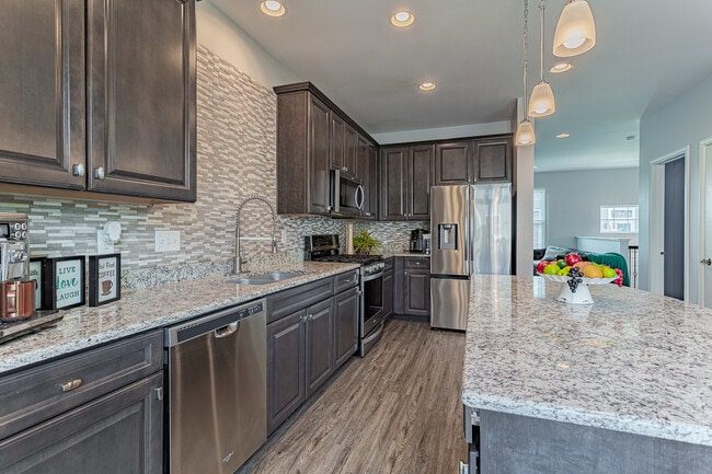 Building Photo - 1609 Deer Pointe Dr