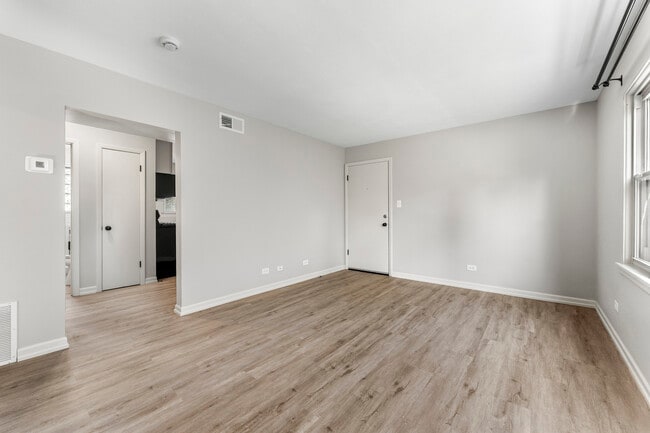 Foto del edificio - 740 E North Broadway St