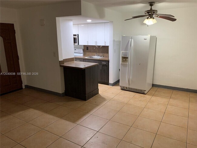 Foto del edificio - 1851 NE 168th St