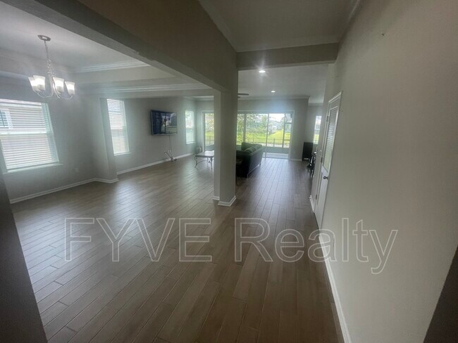 Building Photo - 15790 Whitebark Dr