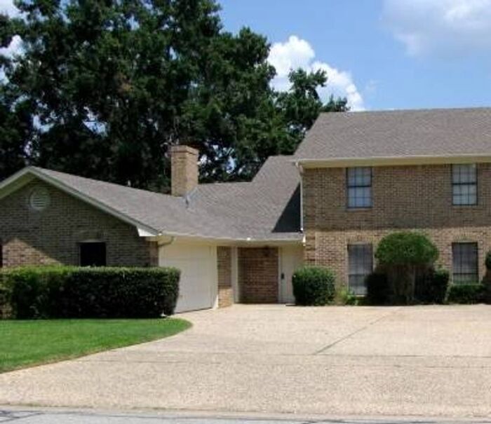 Primary Photo - 5502 Indian Springs Dr