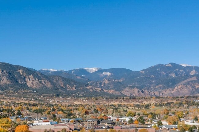 Building Photo - 1025 Cheyenne Villas Point