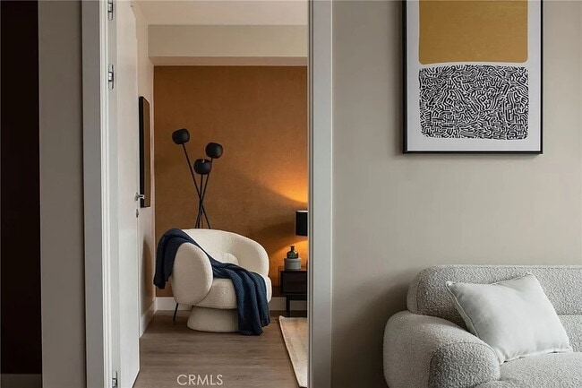 Foto del edificio - "Chic Pasadena 1-Bed Oasis with Pool & Cen...