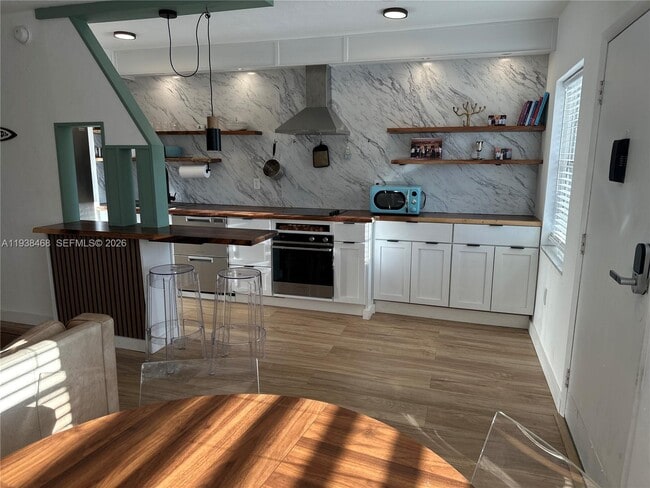 Building Photo - 1860 Venice Park Dr