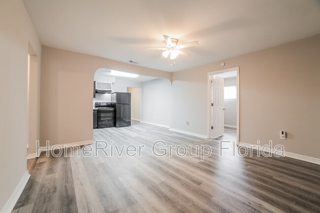 Foto del edificio - 6726 S Dauphin Ave