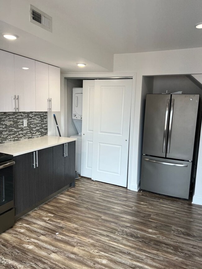 Photo - 1257-59 N Newkirk St Apartment