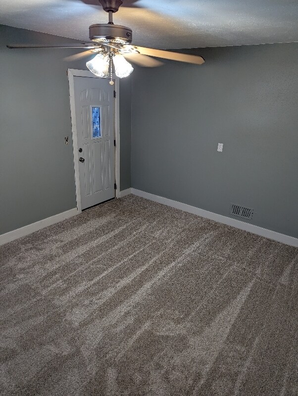 Building Photo - 1300 5th St SE