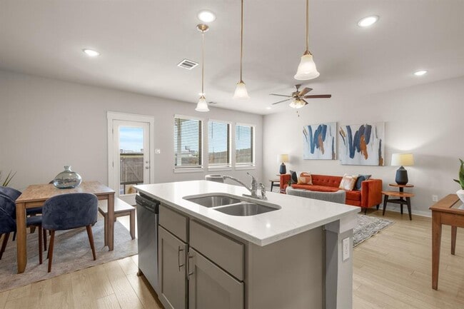 Building Photo - 253 Fieldwood Dr