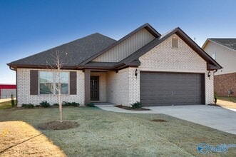 Building Photo - 213 Shubert Dr