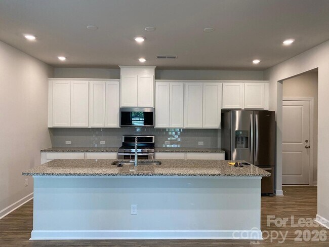 Foto del edificio - 11819 Midnight Wy