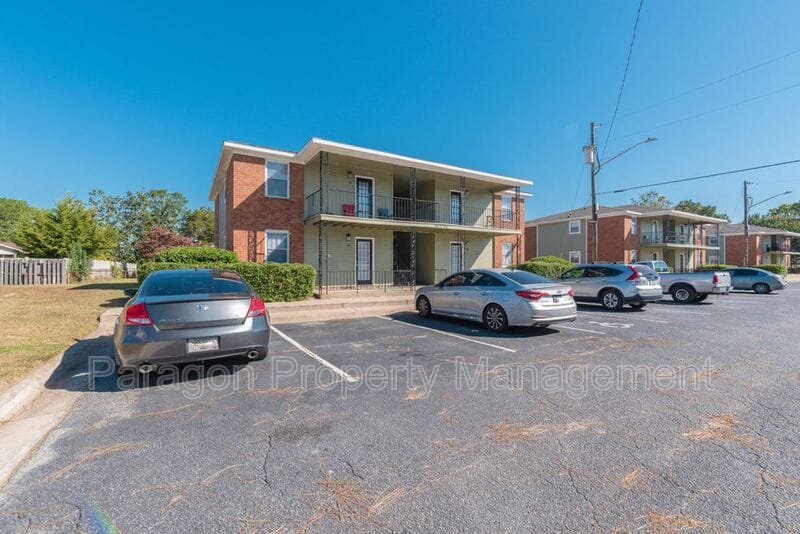 Primary Photo - 2575 1/2 Tobacco Rd