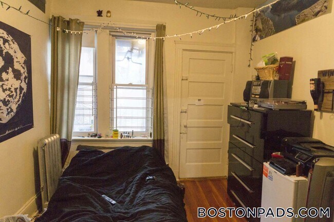 Foto del edificio - 1377 Commonwealth Ave