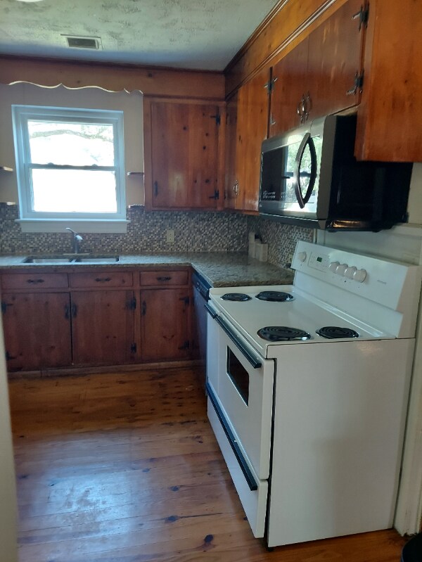 Foto del edificio - 20 St Teresa Dr