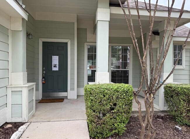 Building Photo - 413 Hilltop Dr