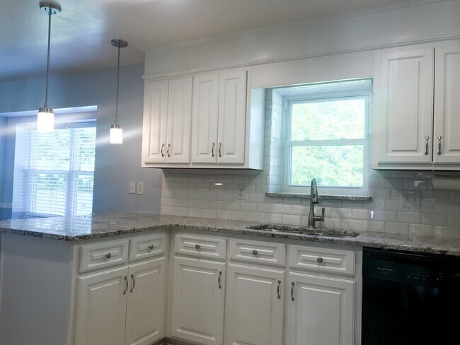 Foto del edificio - 2916 Norwood Dr