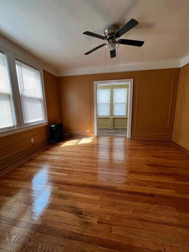 Bedroom - 820 E 228th St