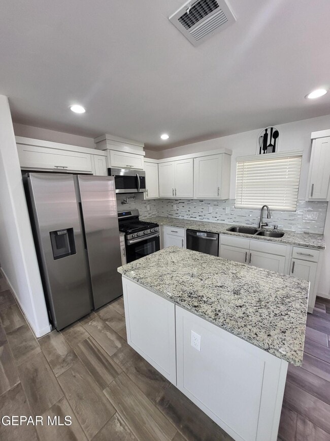 Building Photo - 832 Paseo Dulce Ave