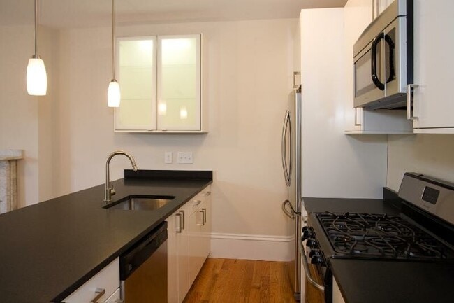 Foto del edificio - 656 Massachusetts Ave