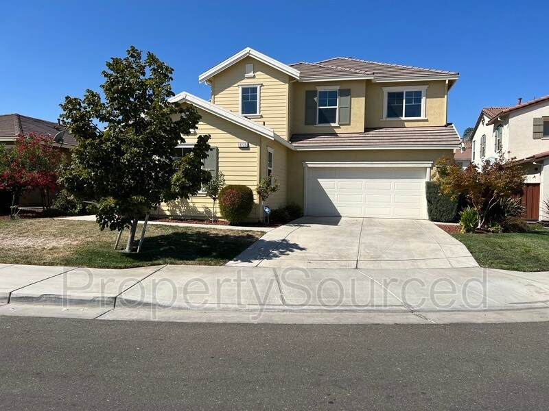 Primary Photo - 1775 Hummingbird Way