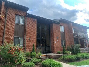 Building Photo - 12 Charles Ln